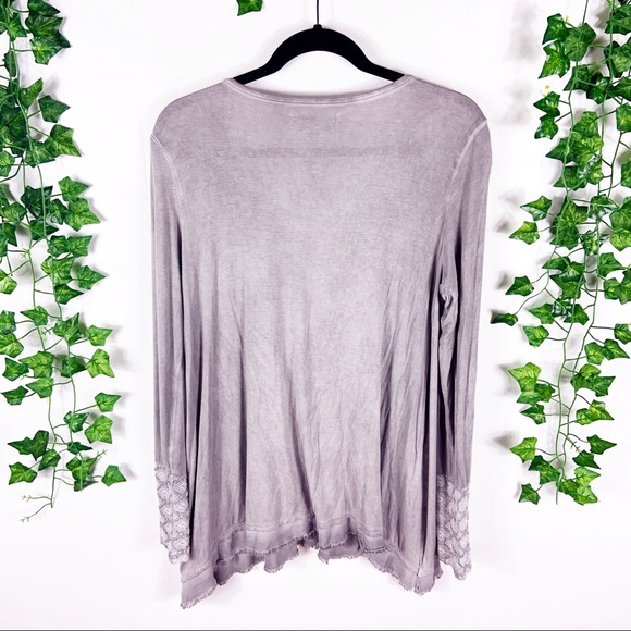 🌻 Knox Rose | gray raw hem button henley blouse - Picture 4 of 5